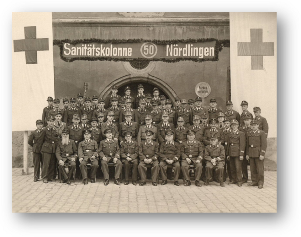 Das Bild zeigt die Mitglieder der Bereitschaft Nördlingen bei ihrem 50-Jährigen Jubiläum. 